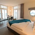 Am & Hotel 4*