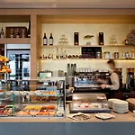 Am & Hotel 4*