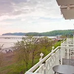 Hotel Am & 4*
